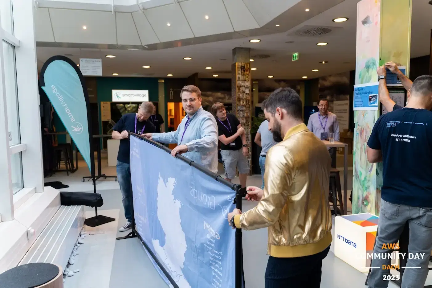 People building a banner